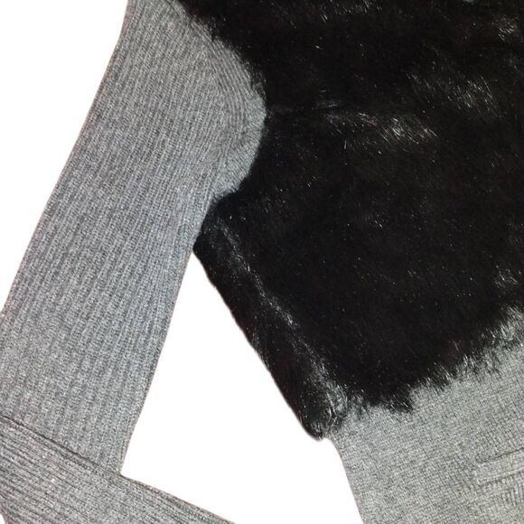 Simply Vera Vera Wang Gray Button Down Sweater With Black Faux Fur - Picture 11 of 12